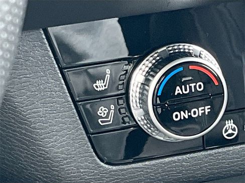 New 2025 Mitsubishi Outlander SEL image 21