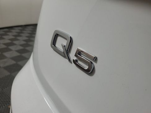 Used 2024 Audi Q5 2.0T Prestige w/ Prestige Package image 8