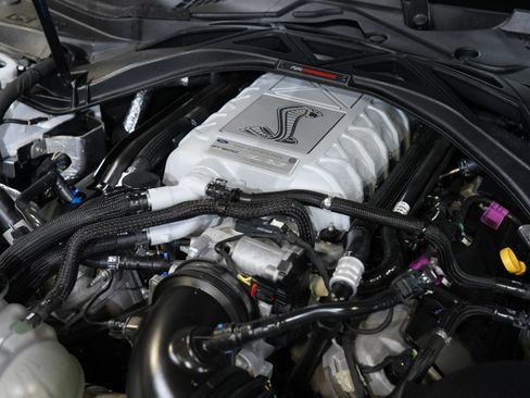 Used 2020 Ford Mustang Shelby GT500 w/ Carbon Fiber Track Pack RWD image 45