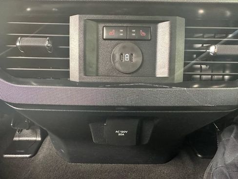 Certified 2025 Ford F350 Platinum w/ Tremor Off-Road Package AWD/4WD image 23