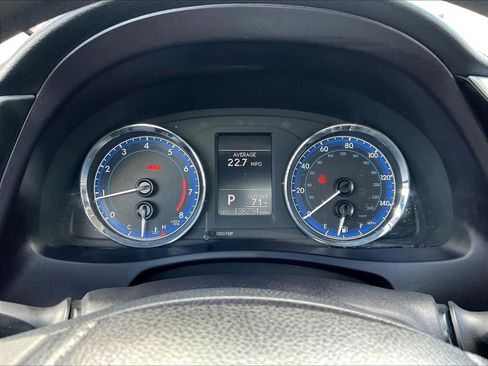 Used 2017 Toyota Corolla LE FWD image 13