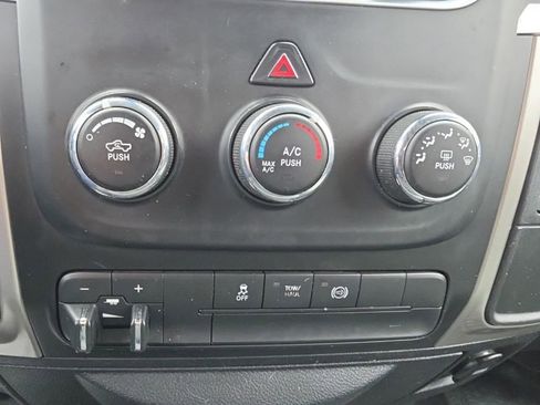 Used 2016 RAM 2500 SLT AWD/4WD image 18