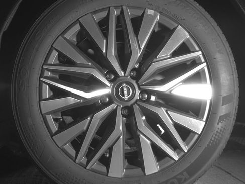 Used 2025 Nissan Altima 2.5 SV FWD image 14