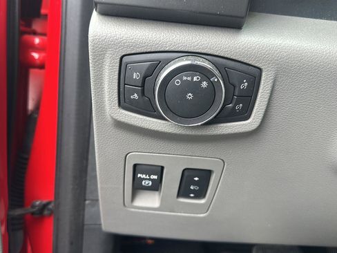 Used 2019 Ford F150 XLT w/ Equipment Group 302A Luxury AWD/4WD image 19