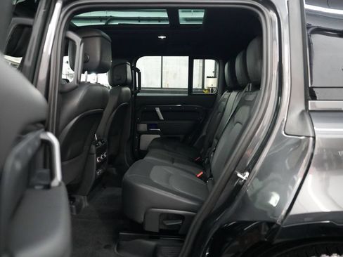 Used 2023 Land Rover Defender 130 X-Dynamic SE AWD/4WD image 30