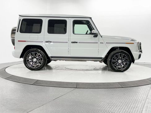 Used 2025 Mercedes-Benz G 550 w/ Exclusive Interior Package image 33