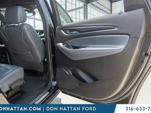 Used 2023 Buick Enclave Essence AWD/4WD image 24