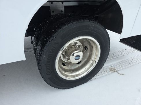 New 2025 Ford F550 4x4 Supercab Super Duty image 15