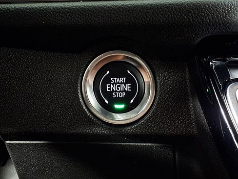 Used 2024 Chevrolet Traverse LT image 17