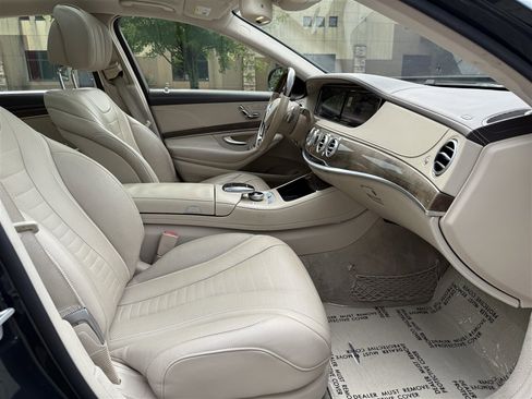 Used 2015 Mercedes-Benz S 550 4MATIC Sedan w/ Premium 1 Package image 11