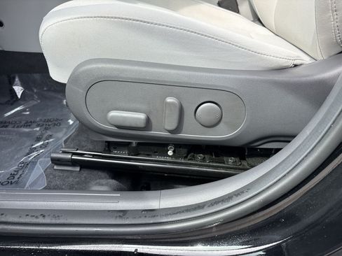 Used 2024 Hyundai Kona SEL AWD/4WD image 14