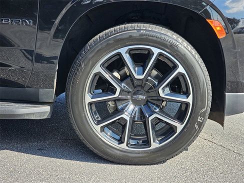 Used 2022 Chevrolet Suburban RST w/ Luxury Package image 13