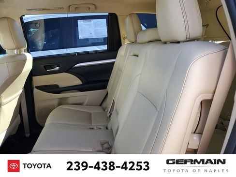 Certified 2019 Toyota Highlander XLE image 19
