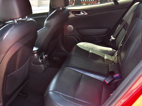 Used 2019 Kia Stinger GT1 RWD image 40