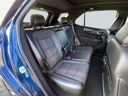 Used 2022 Chevrolet Equinox RS w/ Infotainment Package image 28