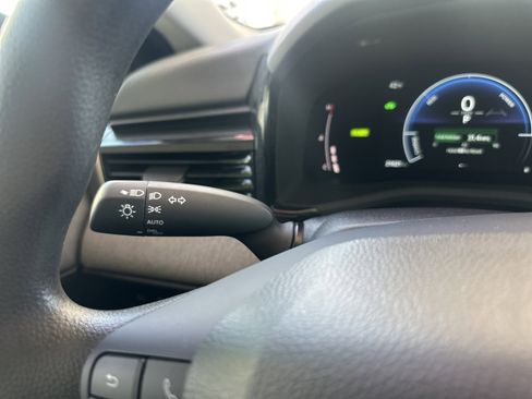 Used 2025 Toyota Camry LE image 25