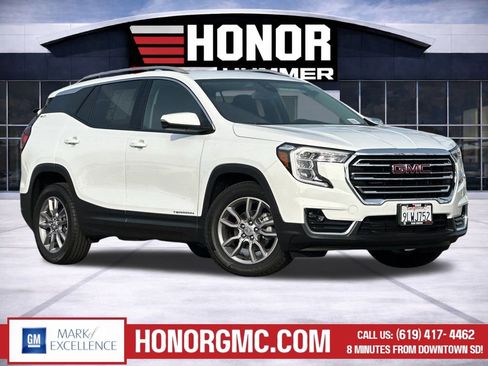Used 2024 GMC Terrain SLT image 1
