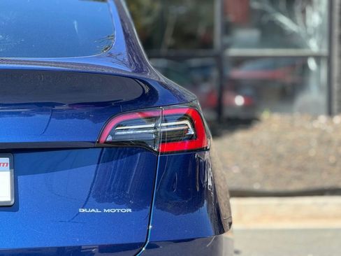 Used 2021 Tesla Model Y Long Range image 16