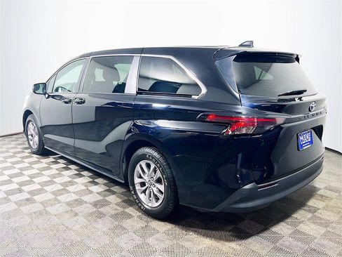 Certified 2024 Toyota Sienna LE image 6