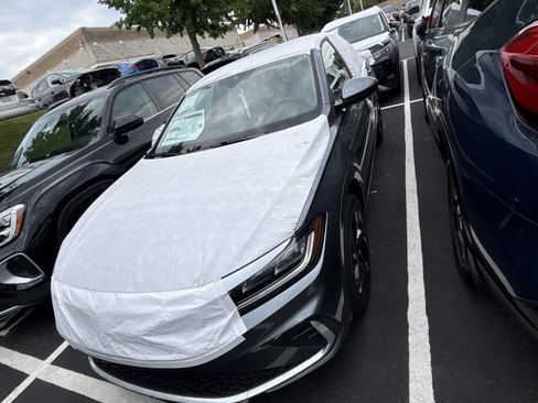New 2026 Volkswagen Jetta SE FWD image 1