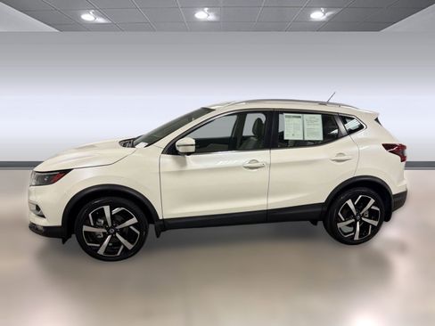 Used 2021 Nissan Rogue Sport SL w/ Premium Package AWD/4WD image 2