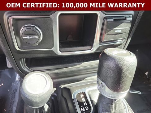 Used 2024 Jeep Wrangler Sport AWD/4WD image 32