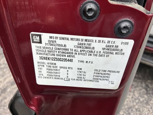 Used 2005 Chevrolet Avalanche Z71 w/ Preferred Equipment Group AWD/4WD image 29