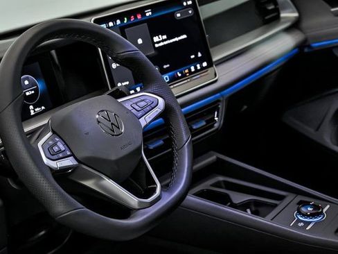 New 2026 Volkswagen Tiguan SE R-Line image 10