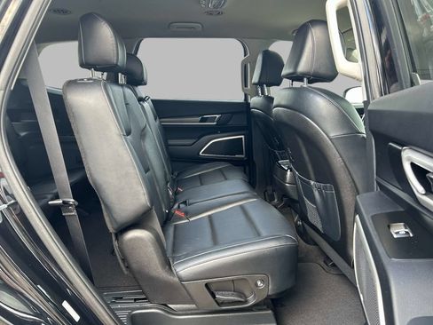 Used 2022 Kia Telluride LX AWD/4WD image 16