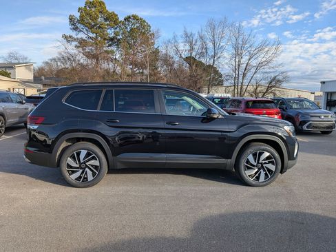 New 2026 Volkswagen Atlas SE AWD/4WD image 2