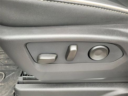 New 2026 GMC Yukon Elevation image 6