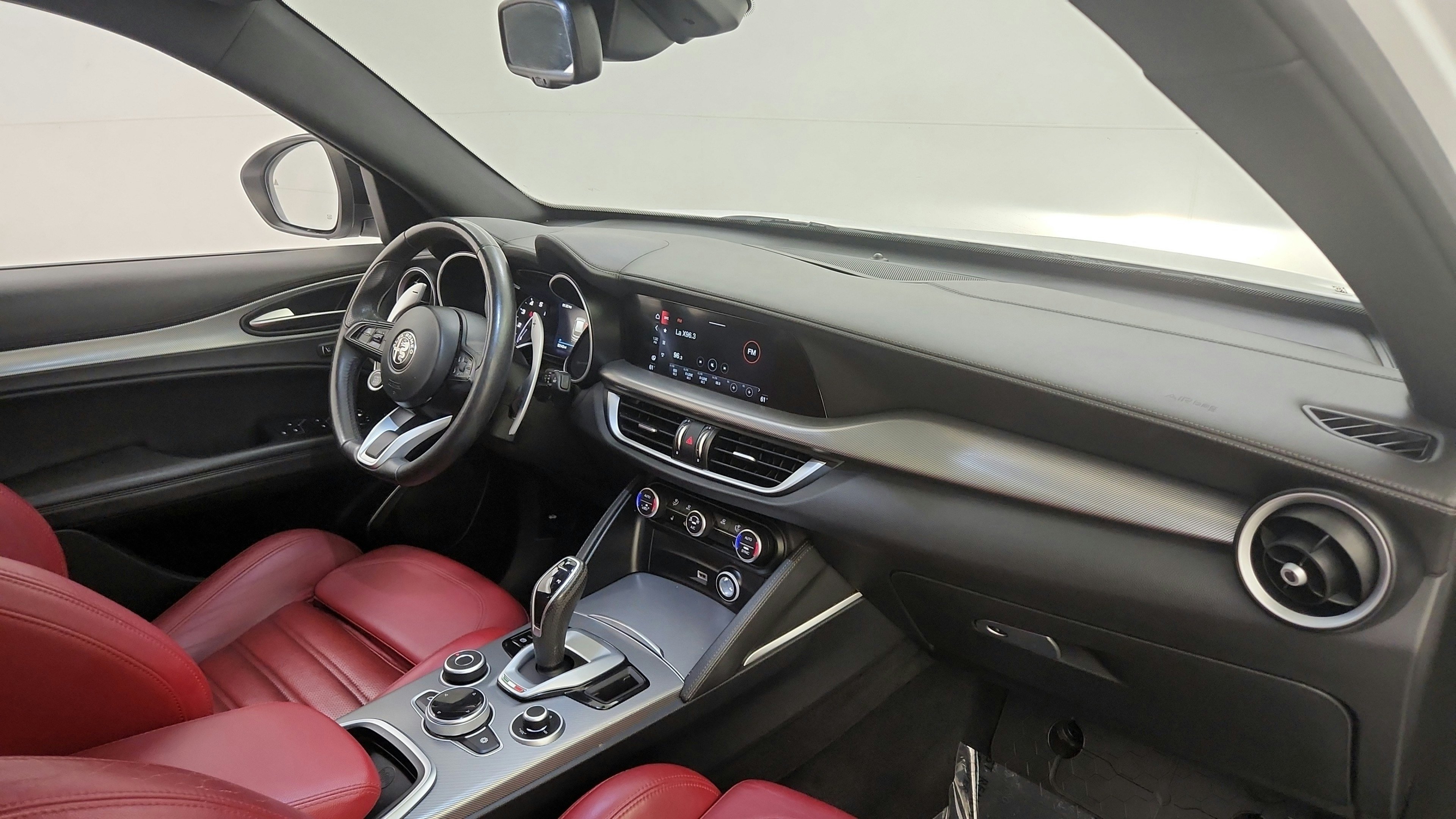 Used 2022 Alfa Romeo Stelvio Veloce AWD/4WD image 33