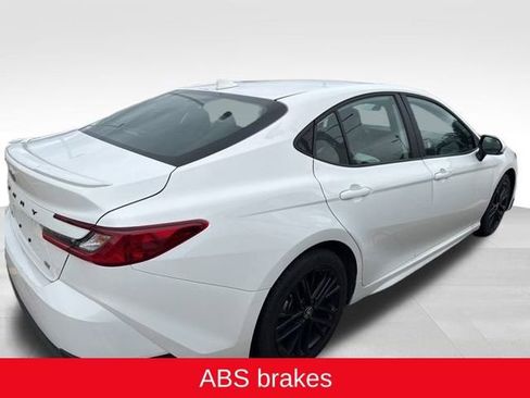 Used 2025 Toyota Camry Hybrid image 5