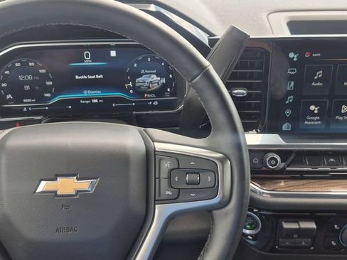 Used 2023 Chevrolet Silverado 1500 LT AWD/4WD image 8