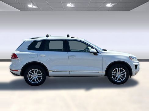Used 2016 Volkswagen Touareg Sport AWD/4WD image 8