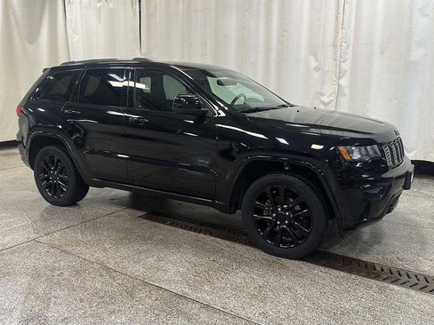 Used 2020 Jeep Grand Cherokee Altitude image 7