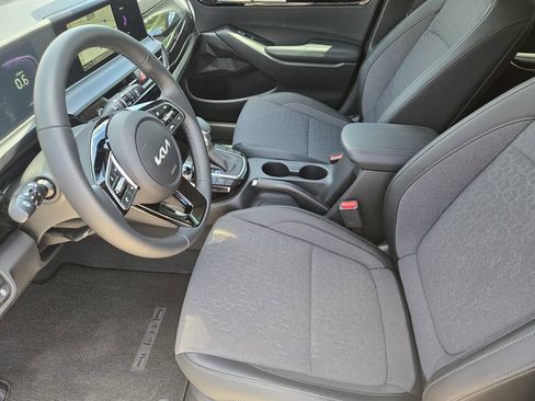 New 2026 Kia Seltos S FWD image 9