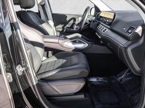 Certified 2025 Mercedes-Benz GLS 450 4MATIC image 28