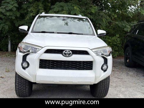 Used 2015 Toyota 4Runner SR5 Premium AWD/4WD image 2