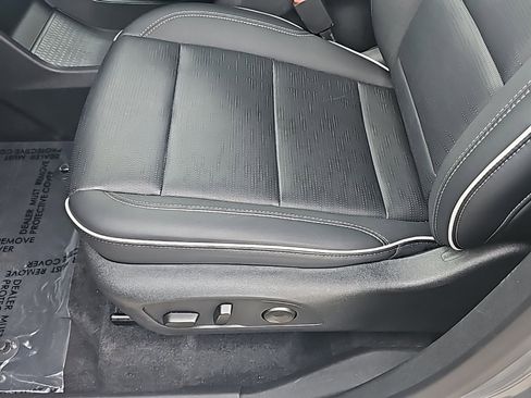 Certified 2025 Buick Enclave Sport Touring image 12