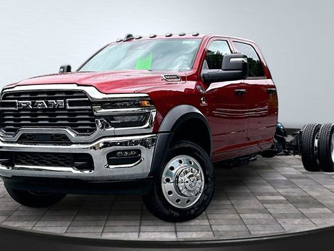 New 2026 RAM 5500 Tradesman w/ Chrome Appearance Group AWD/4WD image 3