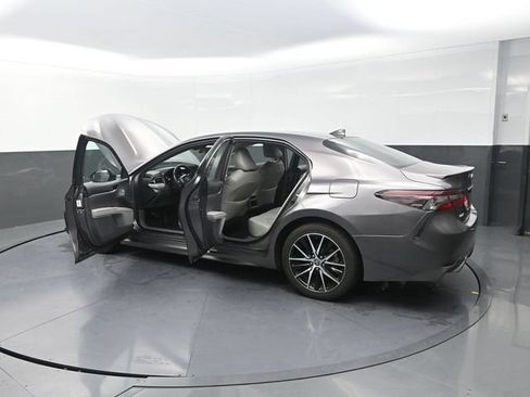 Used 2024 Toyota Camry SE FWD image 33