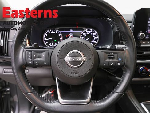 Used 2023 Nissan Pathfinder SV w/ SV Premium Package AWD/4WD image 10
