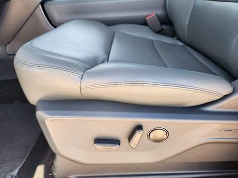 New 2026 Ford Expedition Active image 19