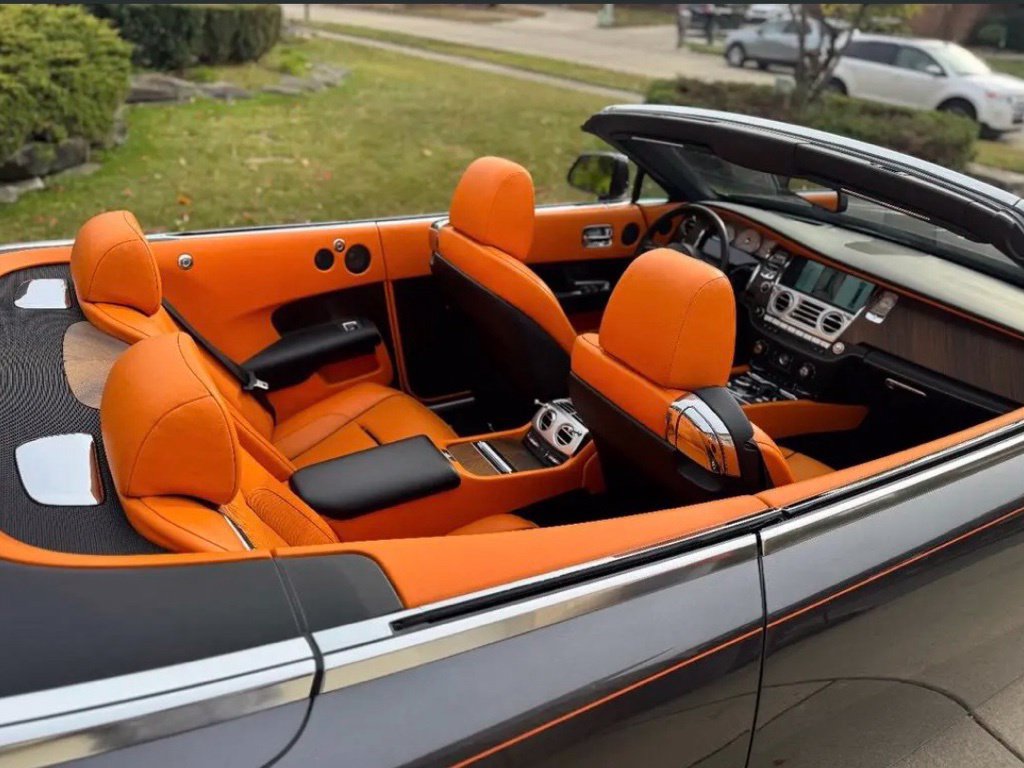 Used 2016 Rolls-Royce Dawn RWD image 8