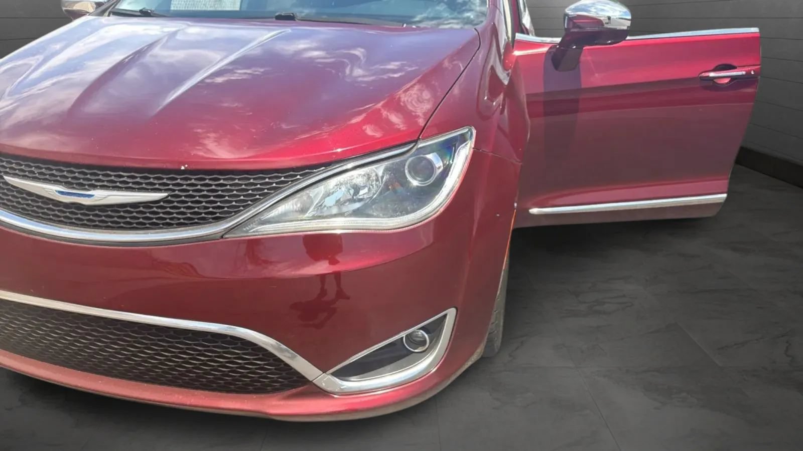 Used 2017 Chrysler Pacifica Limited FWD image 49
