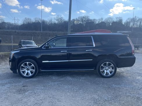Used 2016 Cadillac Escalade ESV Luxury image 4