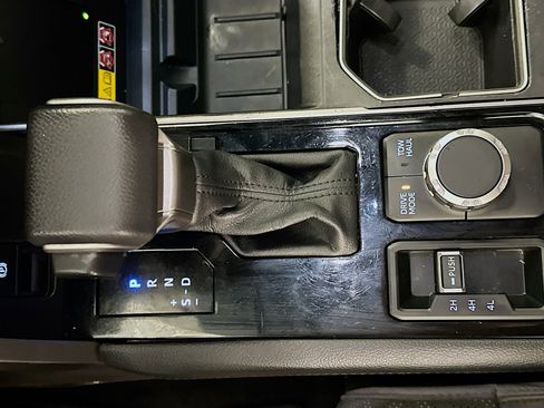 Used 2025 Toyota Tundra Limited image 25