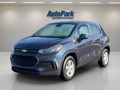 Used 2019 Chevrolet Trax LS w/ Tint and Cruise Package AWD/4WD image 3