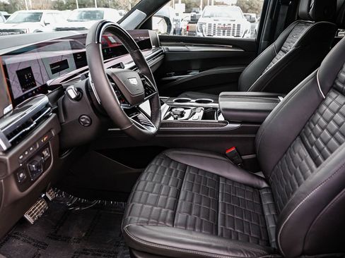 Used 2025 Cadillac Escalade V image 20